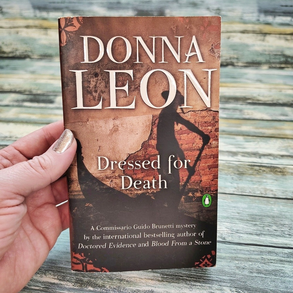Dressed for Death Donna Leon 1994 Commissario Guido Brunetti Mystery Paperback
